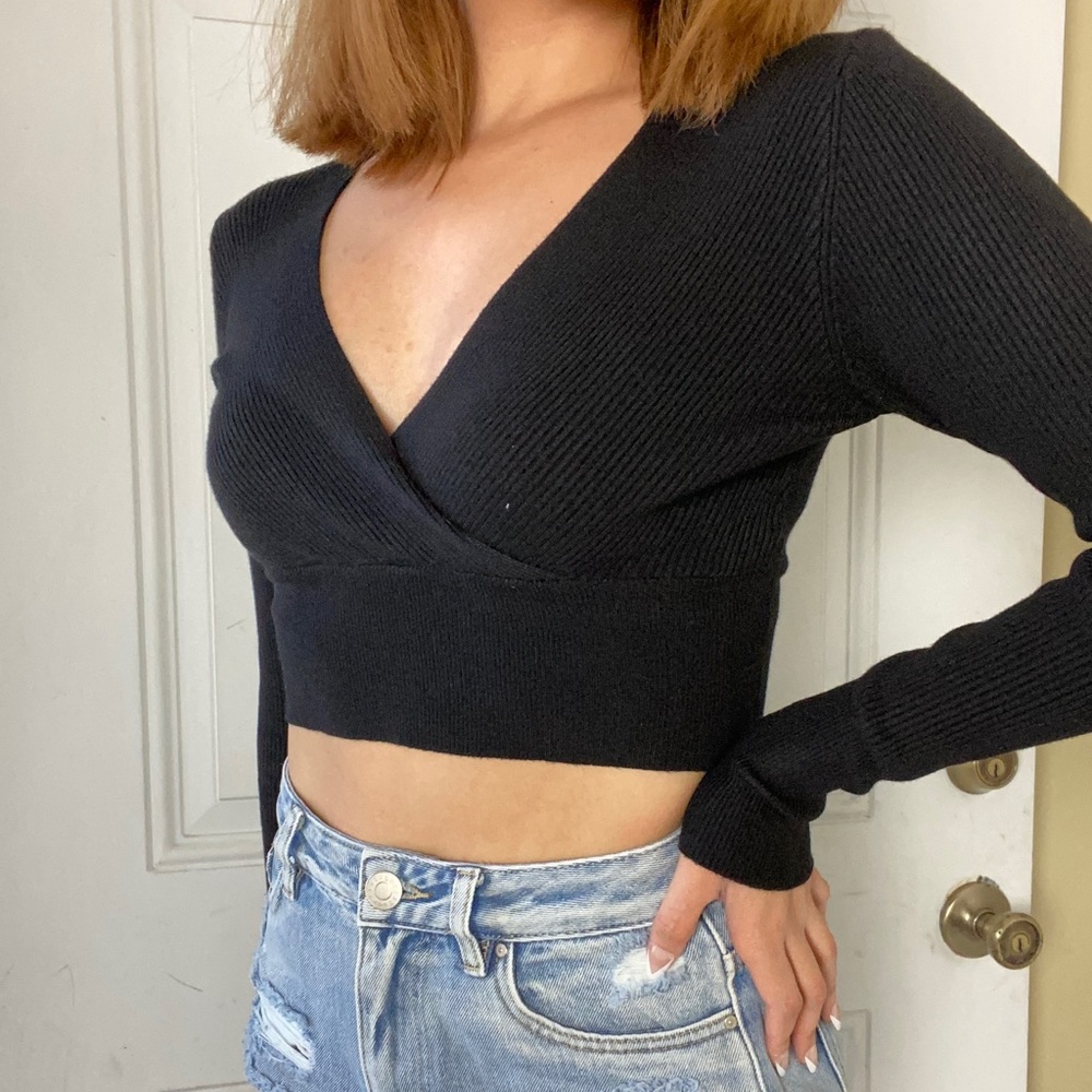Black Cropped Sweater Top